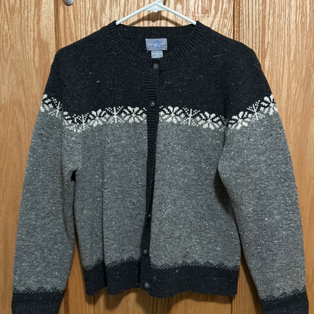 Women’s 100% Lambs wool sweater. Carroll Reed PM

[66]